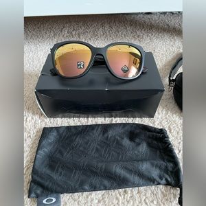 NEW Oakley Low Key Sunglasses in Matte Black/Prizm Rose Gold Polarized